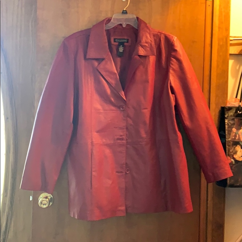 Dialogue 100% leather!